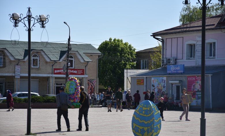 Окрасою Носівки стали Великодні писанки (Фото)