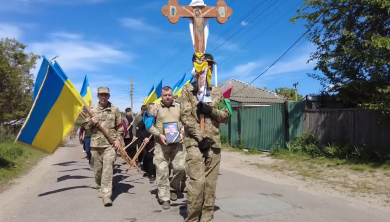 Серце раптово зупинилось: на Чернігівщині попрощалися з військовим (Фото)