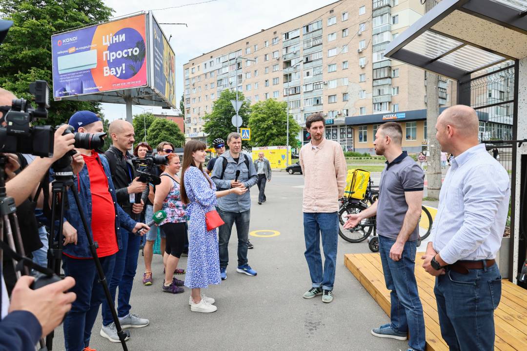 У Чернігові на проспекті Левка Лук'яненка, 35 облаштували громадський велопростір