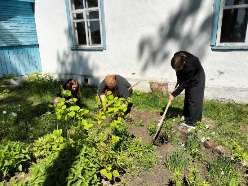 У селі на Чернігівщині місцеві жителі облаштовують публічний простір
