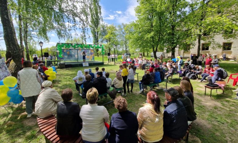 В Анисові завдяки школярам з’явилася Зелена сцена (Фото)
