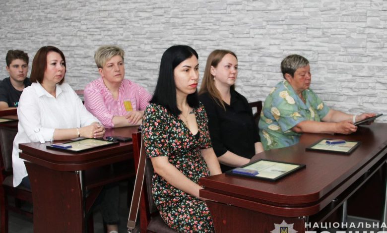 «За оборону України» посмертно: родини загиблих поліцейських з Чернігівщини отримали державні нагороди (Фото)