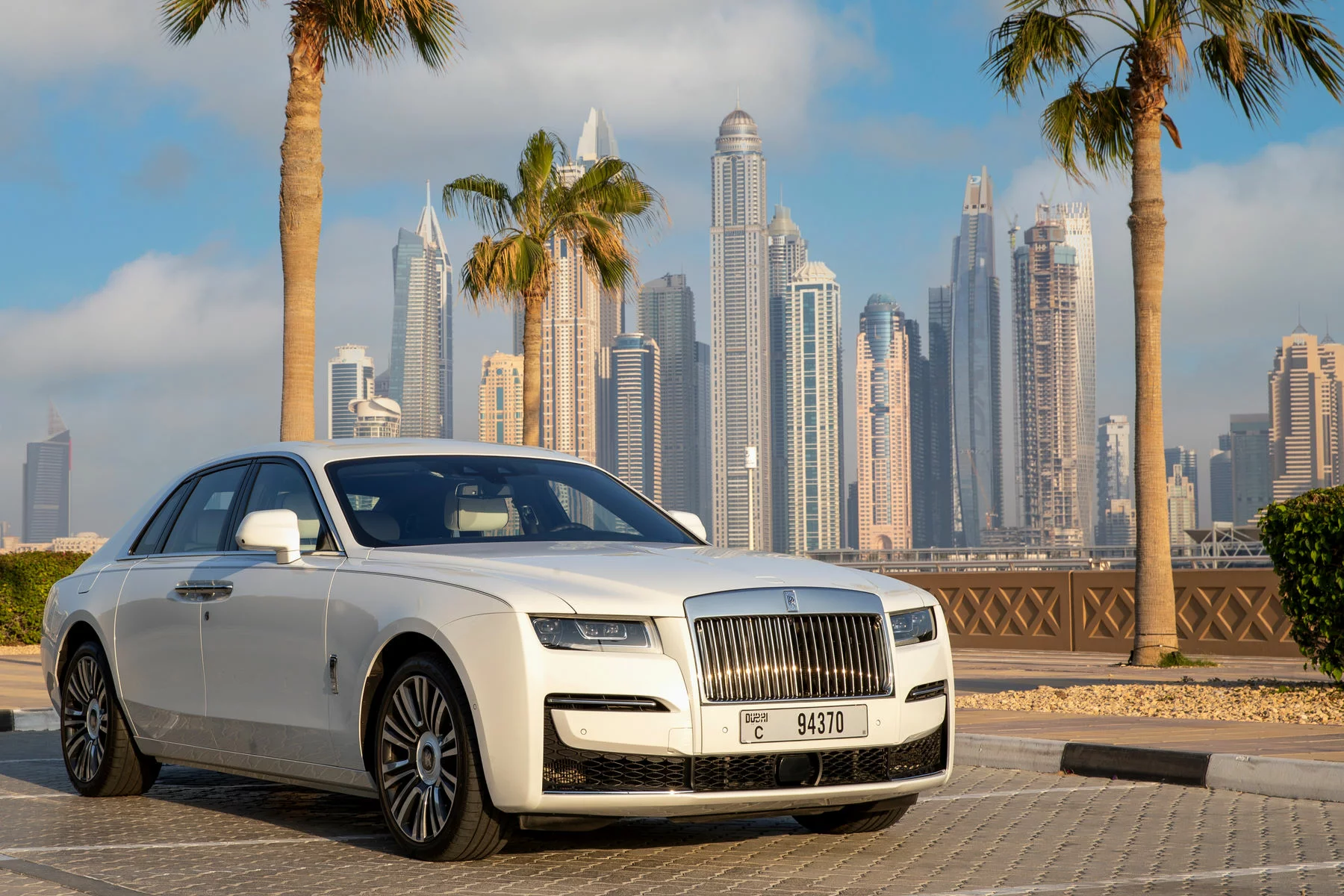 В чем преимущества аренды элитных авто в Дубае с использованием платформы Renty.ae