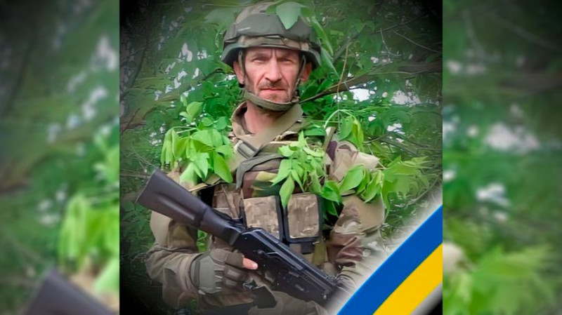 У Козельці на Чернігівщині попрощалися із загиблим захисником Сергієм Яценком