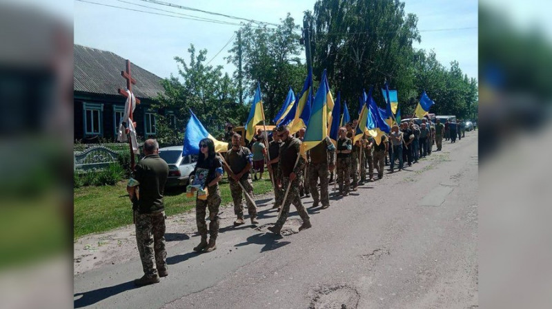 На Чернігівщині попрощалися з захисниками — Віктором Колосом та Геннадієм Алєксєйцевим, які загинули в боях на Сході