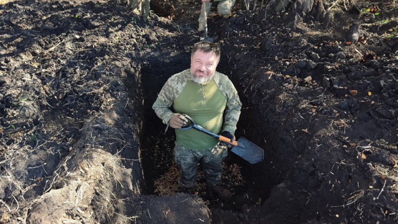"Я згадав як треба бігати й стрибати, бо час тут занадто дорогий": міський голова Мени про службу в бойовому підрозділі