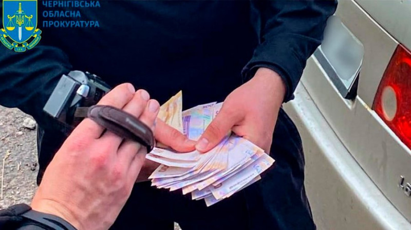 Жителю Прилук, що на Чернігівщині, оголосили підозру за вимагання грошей у матері зниклого безвісти військовослужбовця