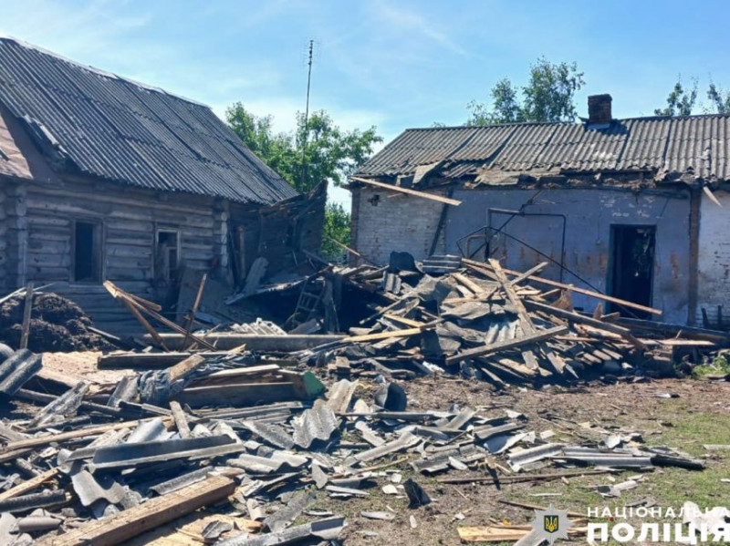 Атака безпілотників: ворог завдав удару по прикордонню Чернігівщини, є пошкодження та травмовані