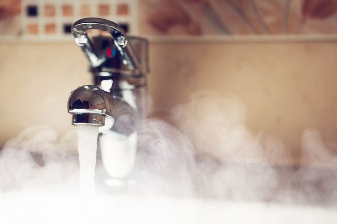 Частині жителів Чернігова відновили гарячу воду