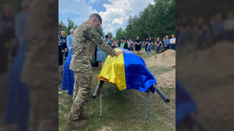 На Чернігівщині попрощалися з п'ятьма бійцями ЗСУ, один з них — сержант Сергій Швидкий, який загинув у січні 2023 року