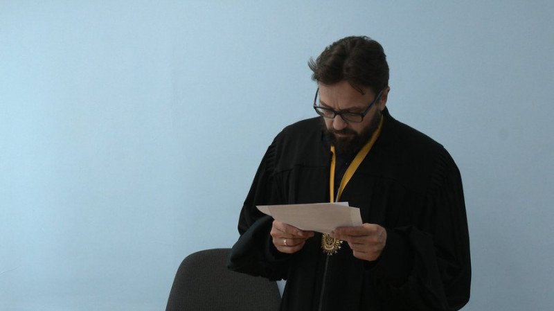 Невідомі вимагали піти на угоду зі слідством і погрожували рідним: що розповіли підозрювані у підриві банку в Чернігові