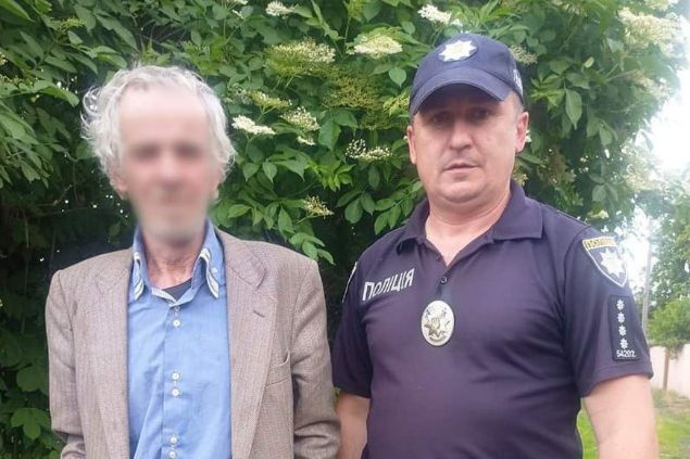 На Чернігівщині поліцейські розшукали та повернули додому зниклого пенсіонера