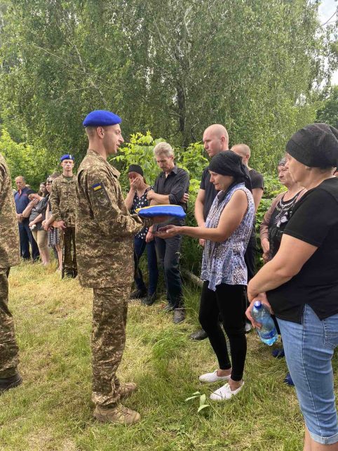 На Чернігівщині попрощалися із 24-річним нацгвардійцем, що загинув на Луганщині (Фото)