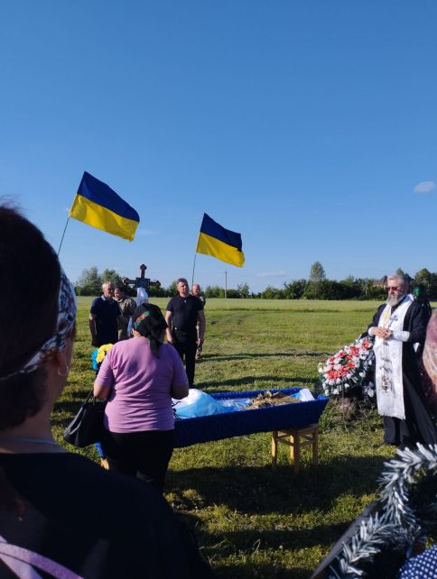 На Чернігівщині попрощалися із захисником, серце якого передчасно зупинилось