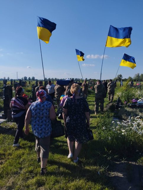 На Чернігівщині попрощалися із захисником, серце якого передчасно зупинилось