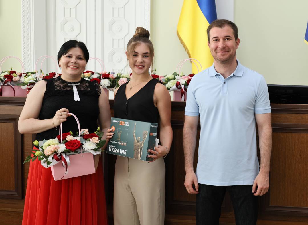 Стипендії та подарунки для кращих учнів та учениць. У Чернігівраді відзначали обдаровану молодь