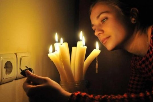 Тисячі абонентів на Чернігівщині залишилися без світла через негоду
