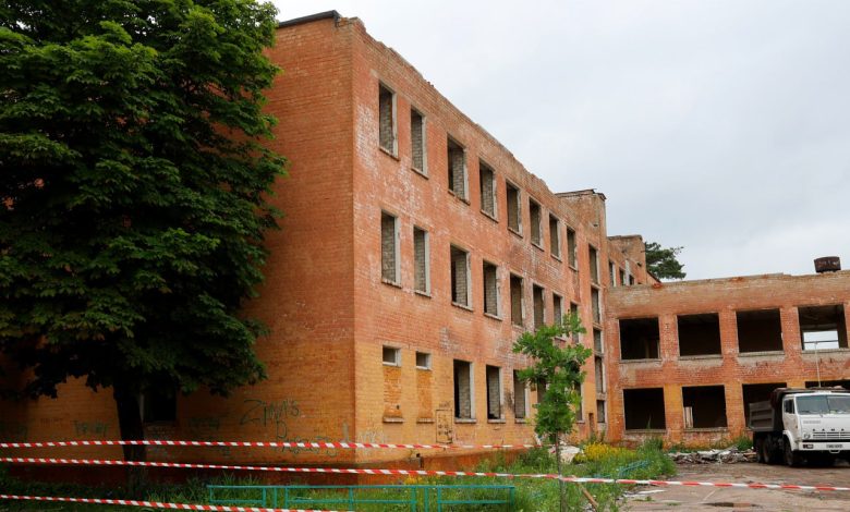 У Чернігові розпочали демонтаж будівель двох шкіл (Фото)