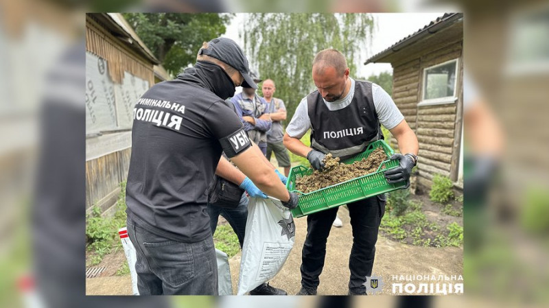 На прикордонні Чернігівщини під час обшуків поліцейські вилучили наркотиків на 4 млн грн