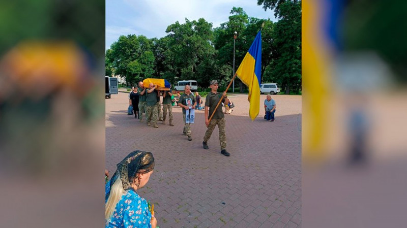 Опізнали за результатами ДНК-експертизи: у Чернігові попрощалися з майором Володимиром Паламарчуком