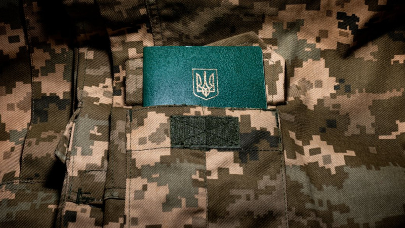 Потрапити в ТЦК встигли не всі охочі: текстовий репортаж із черги 16 липня у Чернігові