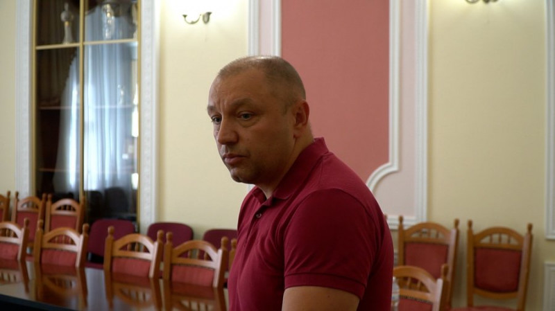 "Половина міста страждає, половина – живе": у Чернігові люди вимагали під міськрадою рівномірних відключень електрики