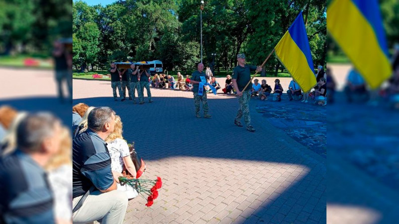 У Чернігові попрощалися з військовослужбовцем ЗСУ Олексієм Рочняком