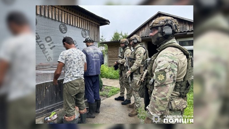 На прикордонні Чернігівщини під час обшуків поліцейські вилучили наркотиків на 4 млн грн