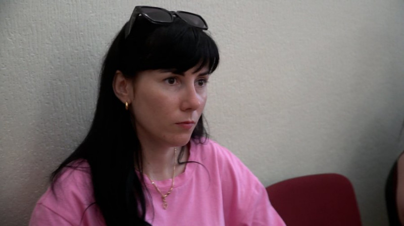 "Половина міста страждає, половина – живе": у Чернігові люди вимагали під міськрадою рівномірних відключень електрики