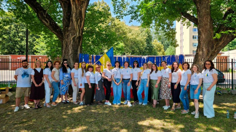 "Це був проєкт на 3 місяці, а вже маємо 3 випуски": у Варшаві працює школа для українських дітей, яку очолює чернігівка