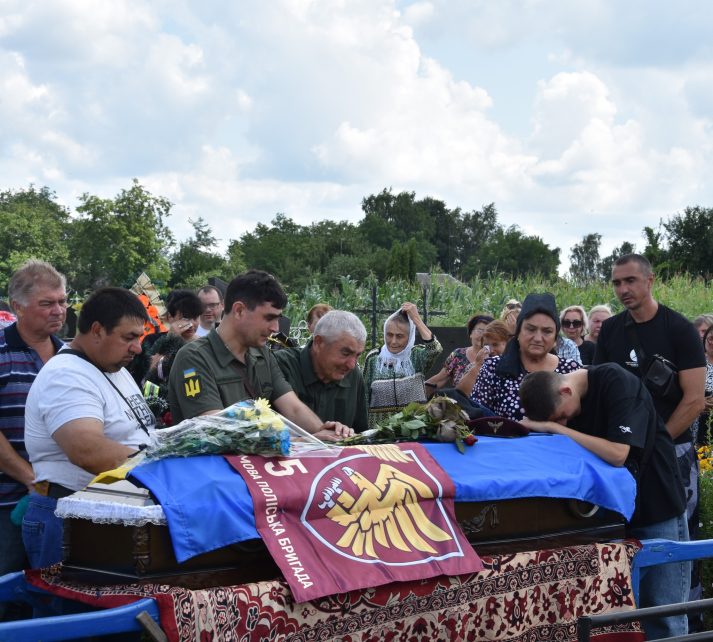 На Чернігівщині попрощалися із загиблим воїном, що служив у взводі розвідки 95-ї ДШБ
