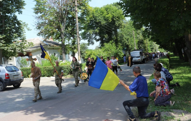 На Чернігівщині попрощалися із захисницею, яка загинула на фронті 