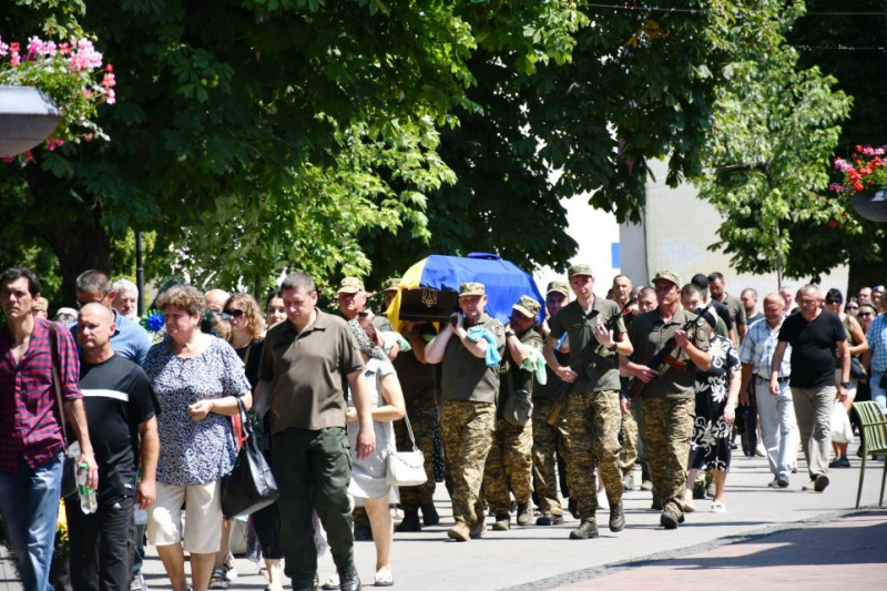 На Чернігівщині попрощалися із Захисником, який загинув на Донеччині