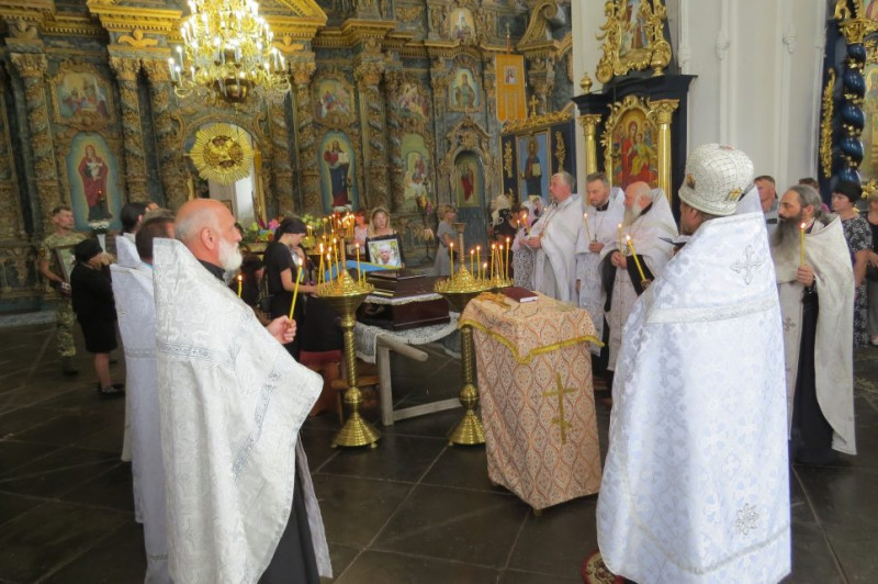 На Чернігівщині попрощалися із захисником, який загинув на Харківщині