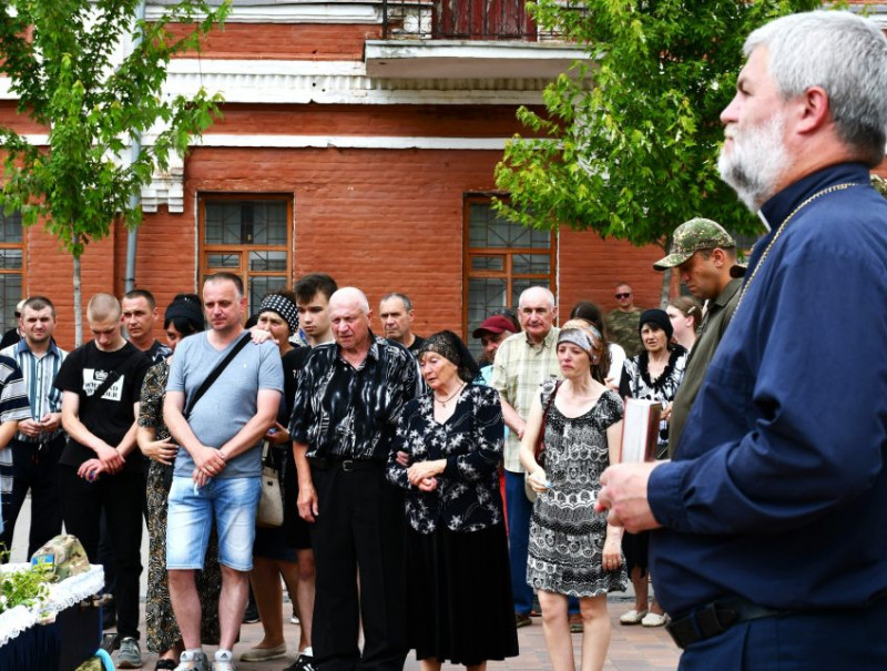 На Чернігівщині попрощалися з 45-річним захисником, який передчасно помер від хвороби