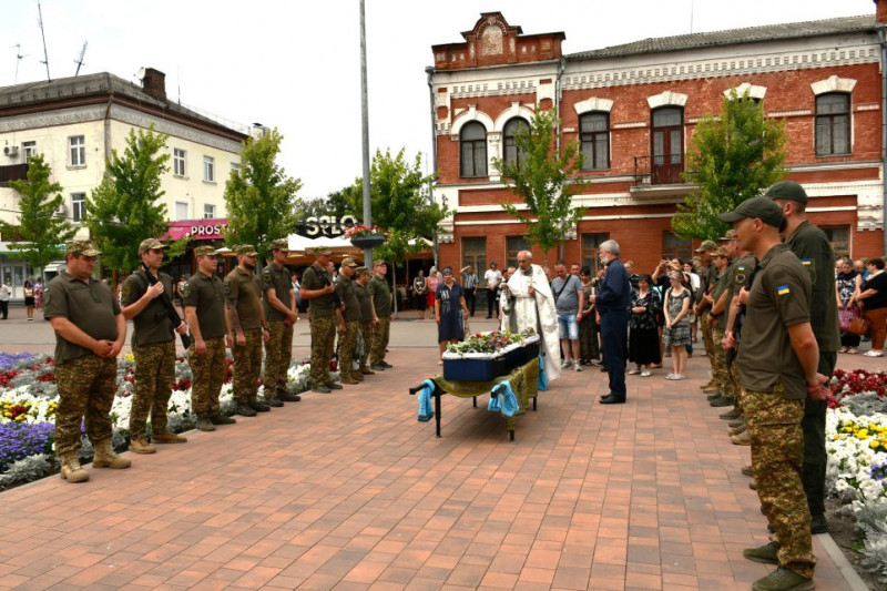 На Чернігівщині попрощалися з 45-річним захисником, який передчасно помер від хвороби