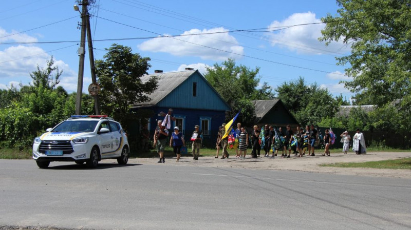 На Чернігівщині попрощалися з військовим, який трагічно загинув в ДТП під час відпустки