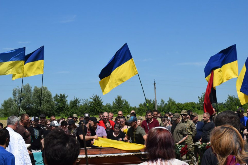 На Чернігівщині попрощалися з загиблим воїном Сил спеціальних операцій ЗСУ, що трагічно поліг на Сумщині