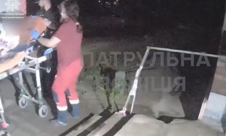 У Чернігові правоохоронці врятували 41-річного самогубця (Відео)