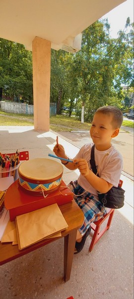 У Чернігові запрацювала літня читальна альтанка для дітей (Фото)