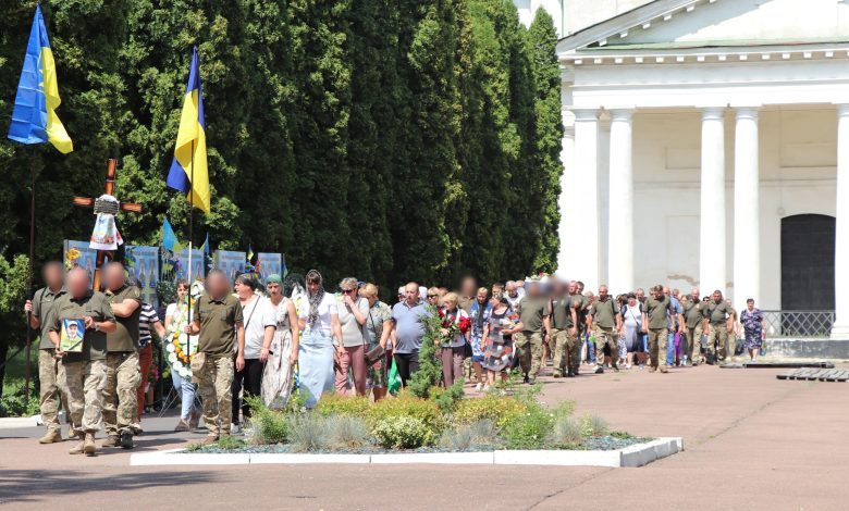 У Ніжині попрощалися з двома Захисниками