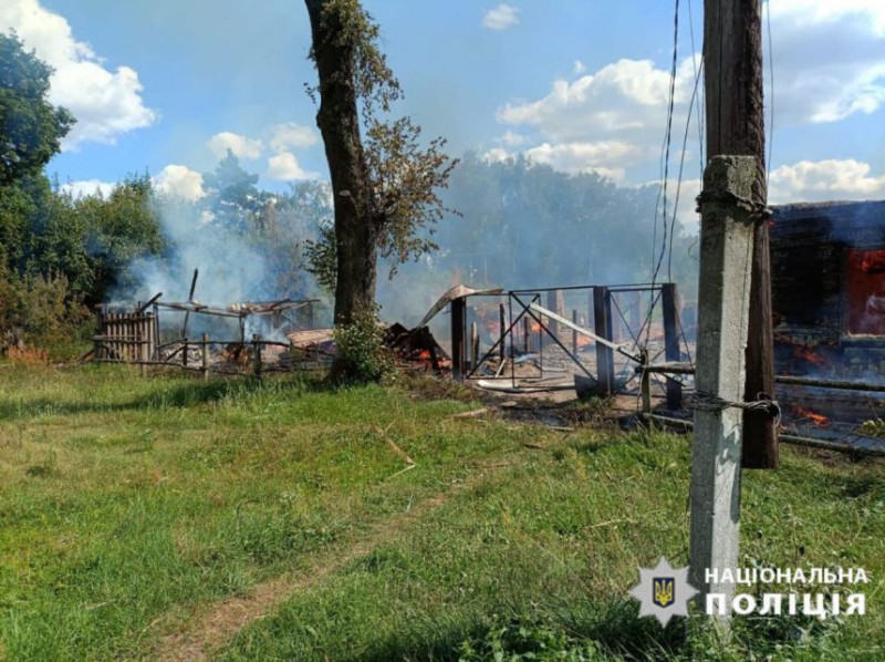 Ворожа атака: внаслідок вибухів на Чернігівщині пошкоджені будинки в одному з сіл