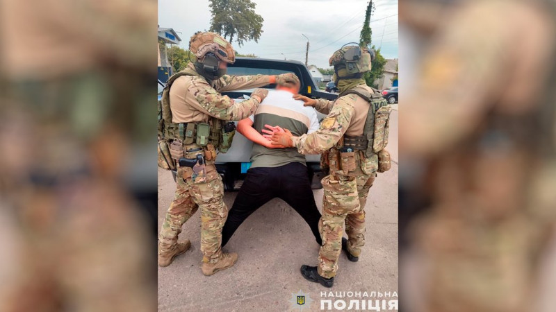 На Чернігівщині затримали підозрюваного у замаху на вбивство свого односельця та спробі підпалу його автівки