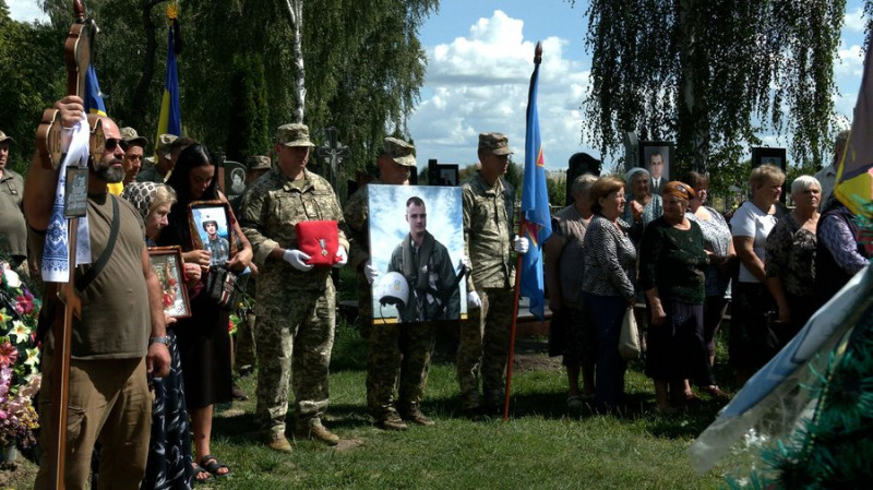 Мріяв літати на F-16: у Мені попрощалися з пілотом Олександром Мигулею, який служив у Повітряних силах з 2014 року