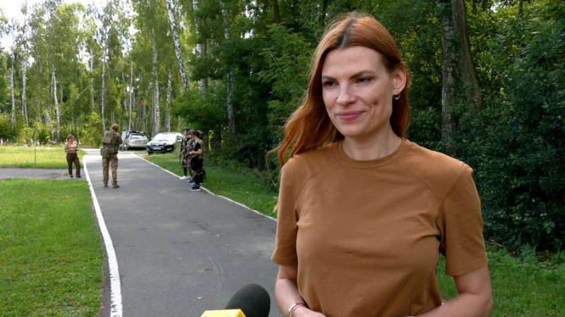 Вчать бути сильнішими та сміливішими: як у Чернігові проходять тренінги зі збройного самозахисту для жінок
