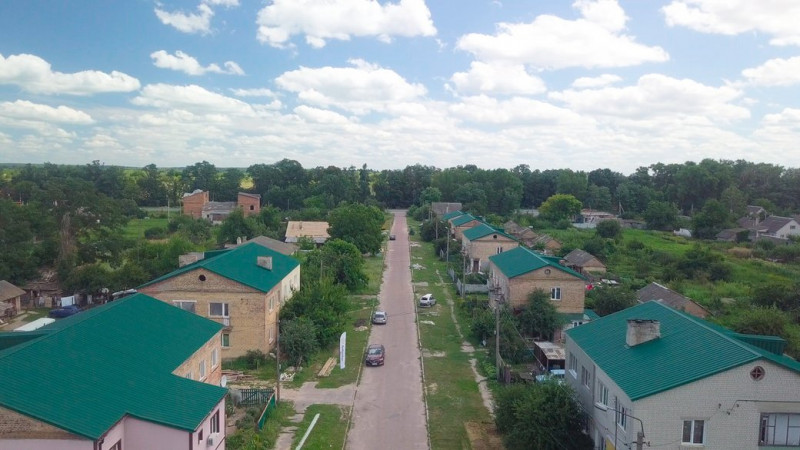 Денис Шмигаль під час поїздки до Чернігова дав доручення виділити гроші на відбудову Ягідного