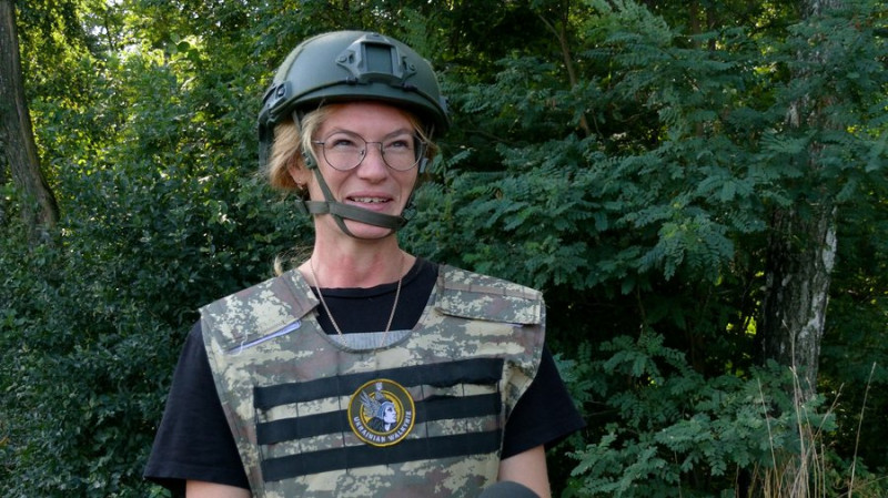 Вчать бути сильнішими та сміливішими: як у Чернігові проходять тренінги зі збройного самозахисту для жінок
