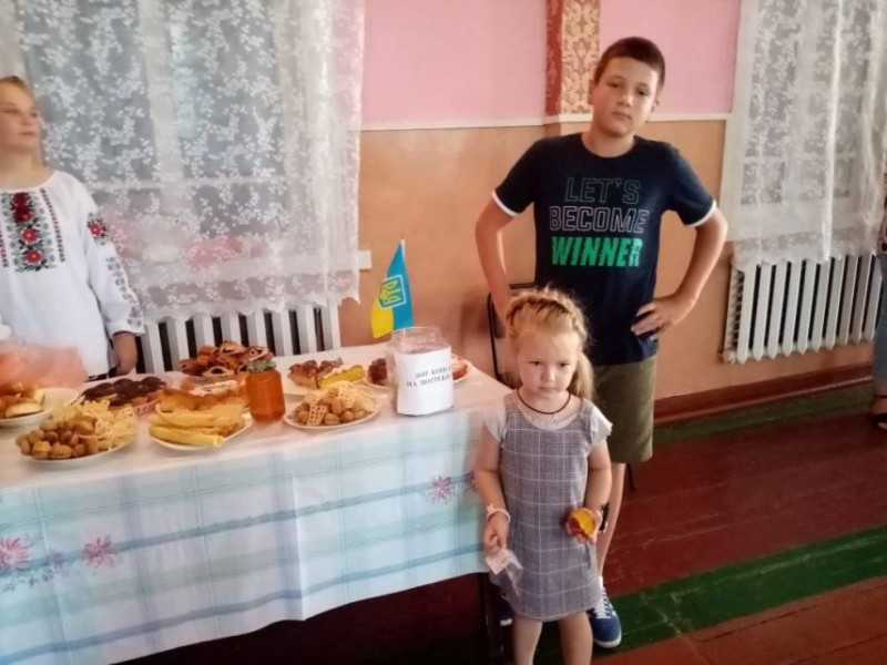 Благодійний захід за українськими традиціями: на Чернігівщині збирали на допомогу військовим (Фото)