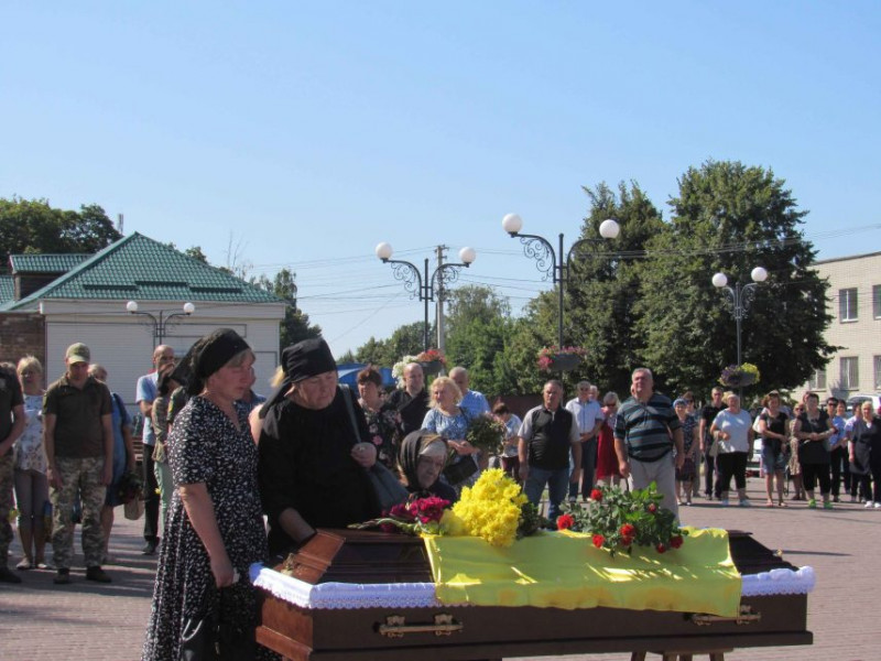 На Чернігівщині попрощалися з 55-річним воїном, що загинув у 2022-му у бою під Спірним на Донеччині