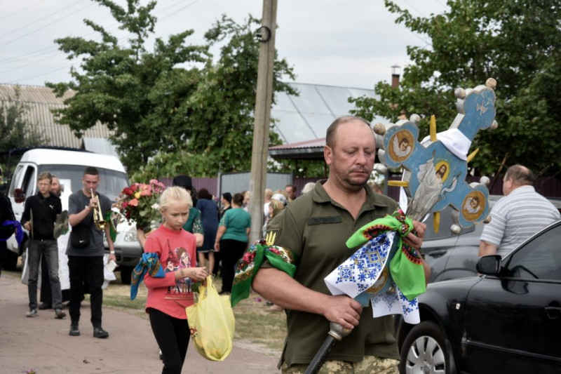 На Чернігівщині попрощалися з воїном, учасником АТО, що загинув у бою